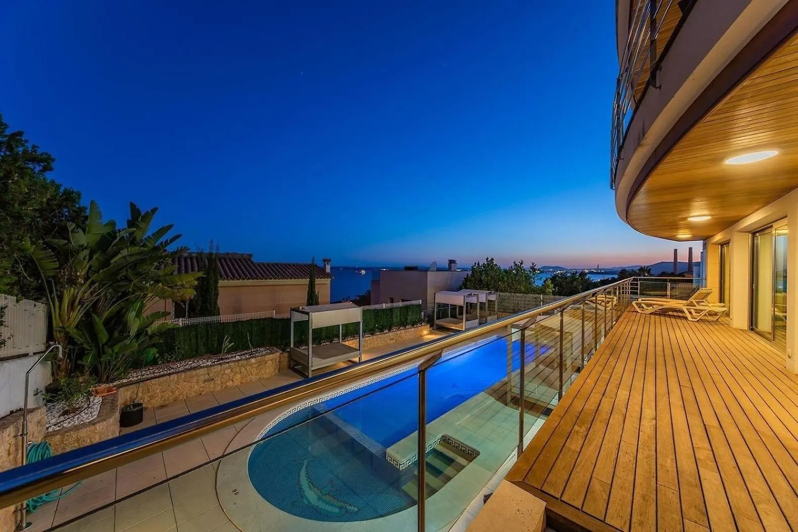 Atemberaubende Villa Mit Whirlpool, Beheiztem Pool Und Meerblick In Aucanada Alcanada