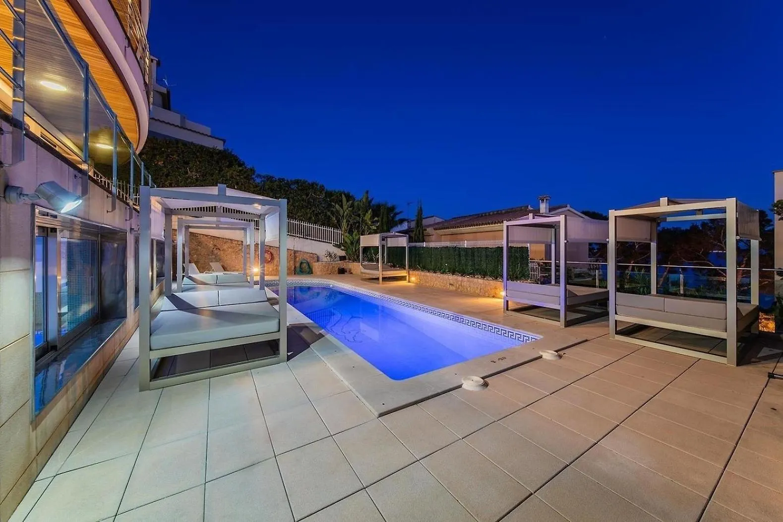Holiday home Atemberaubende Villa Mit Whirlpool, Beheiztem Pool Und Meerblick In Aucanada Alcanada