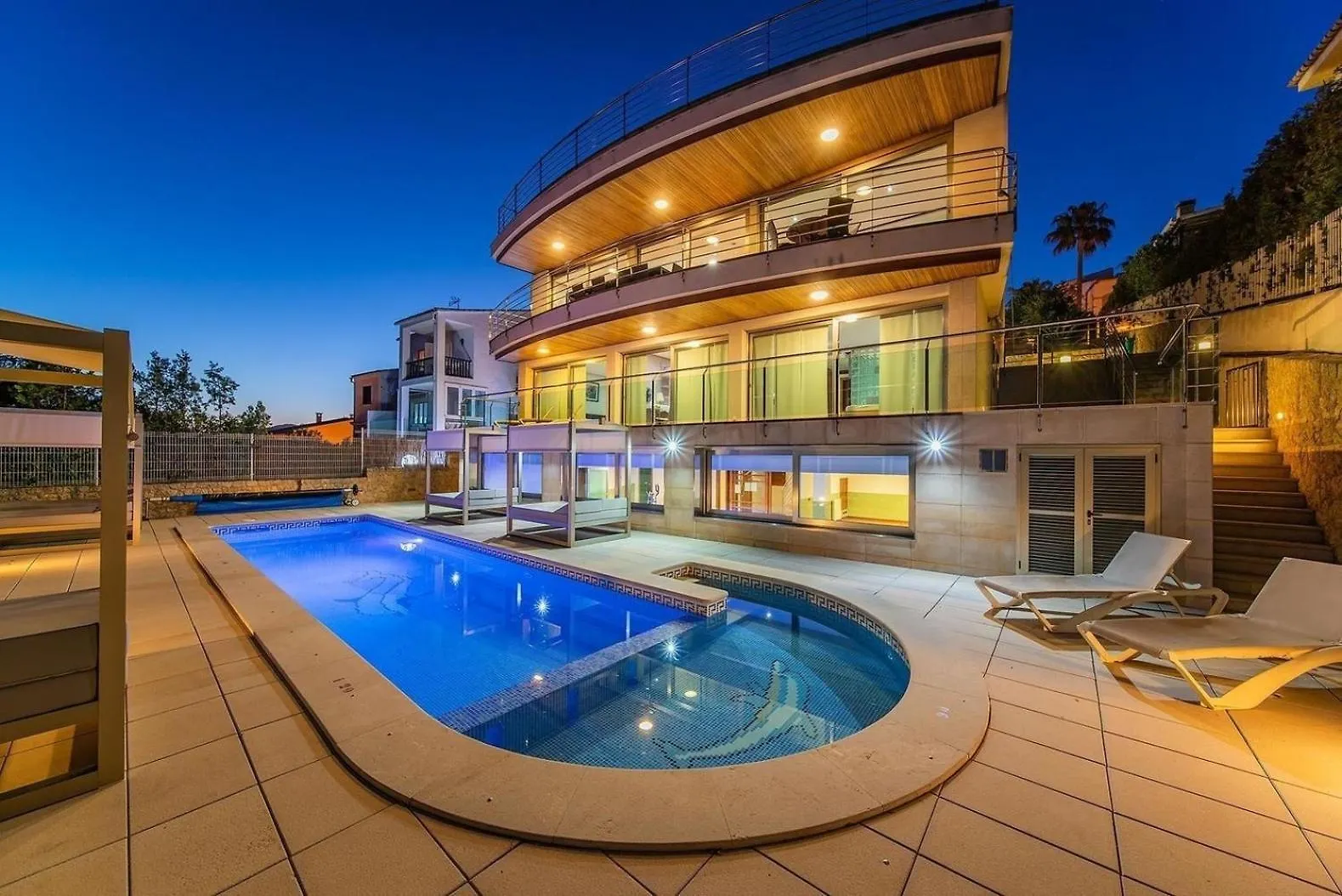 Atemberaubende Villa Mit Whirlpool, Beheiztem Pool Und Meerblick In Aucanada Alcanada