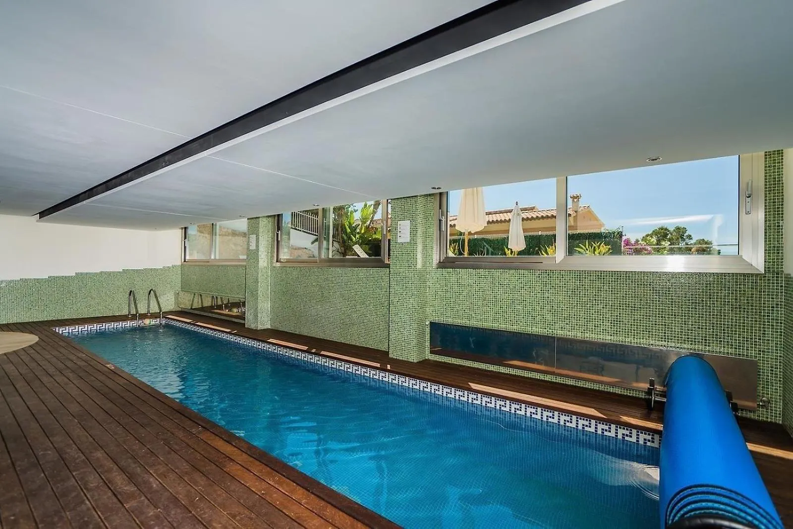 Atemberaubende Villa Mit Whirlpool, Beheiztem Pool Und Meerblick In Aucanada Alcanada Spain