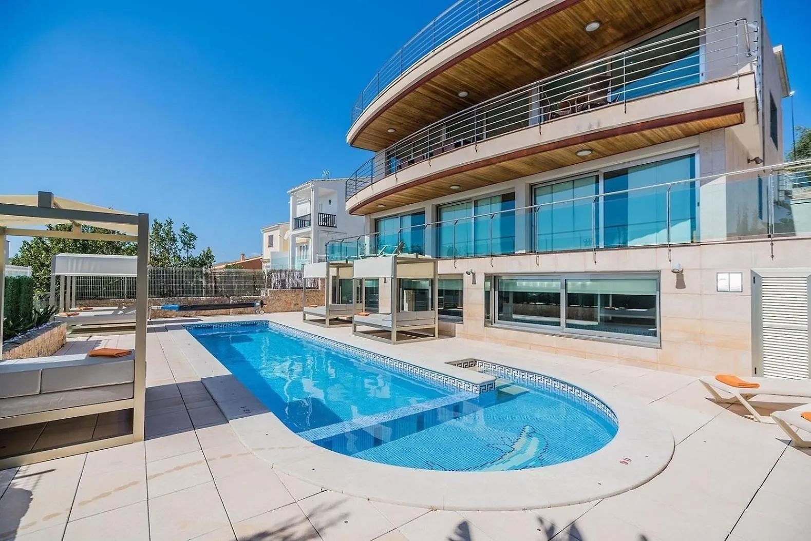 Atemberaubende Villa Mit Whirlpool, Beheiztem Pool Und Meerblick In Aucanada Alcanada